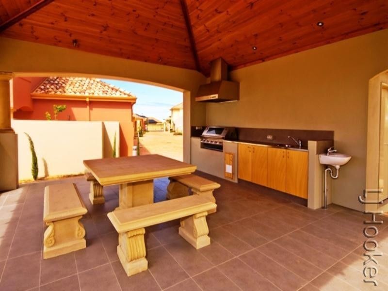 15/2 The Pass, Dawesville WA 6211