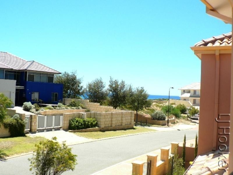 15/2 The Pass, Dawesville WA 6211