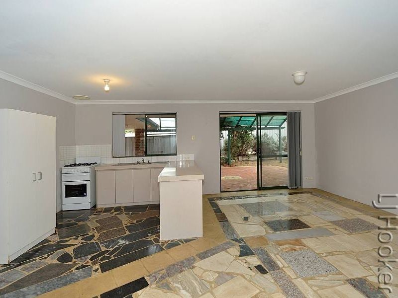 30 Tamarisk Drive, Halls Head WA 6210