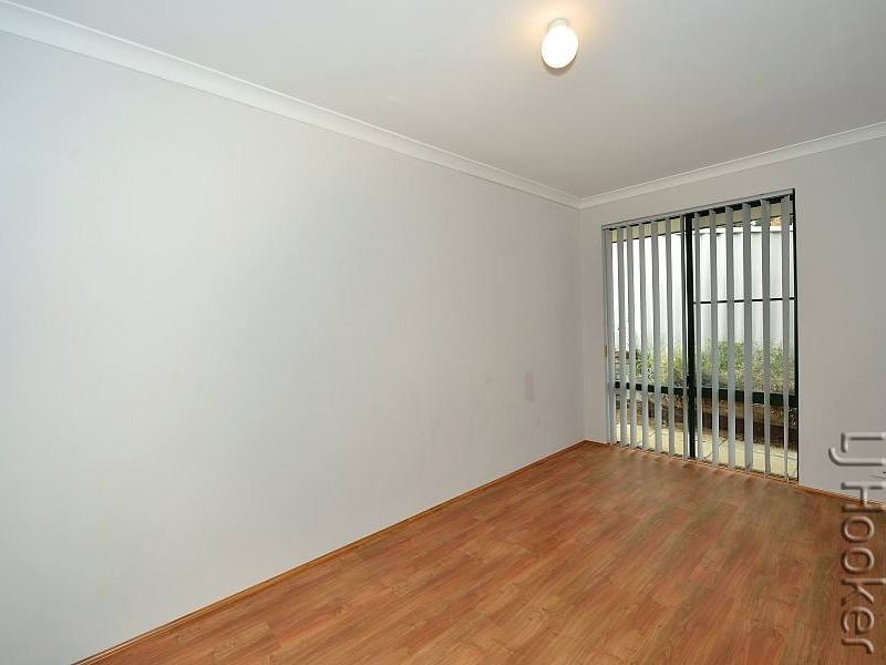 30 Tamarisk Drive, Halls Head WA 6210