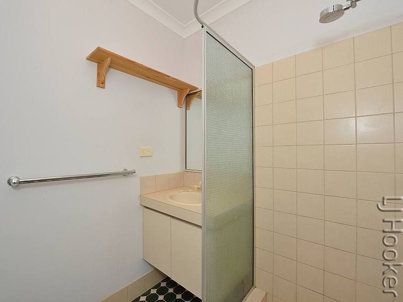30 Tamarisk Drive, Halls Head WA 6210