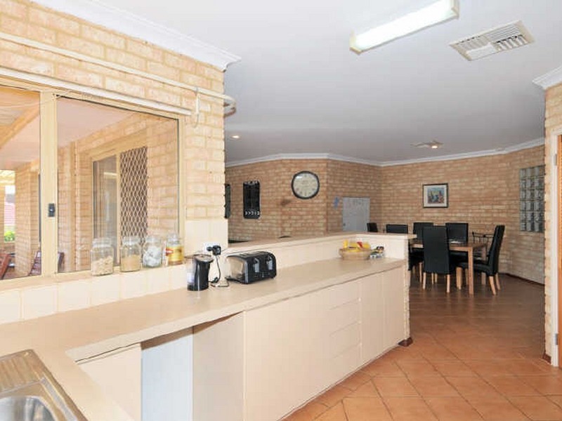 3 Spyglass Rise, Halls Head WA 6210