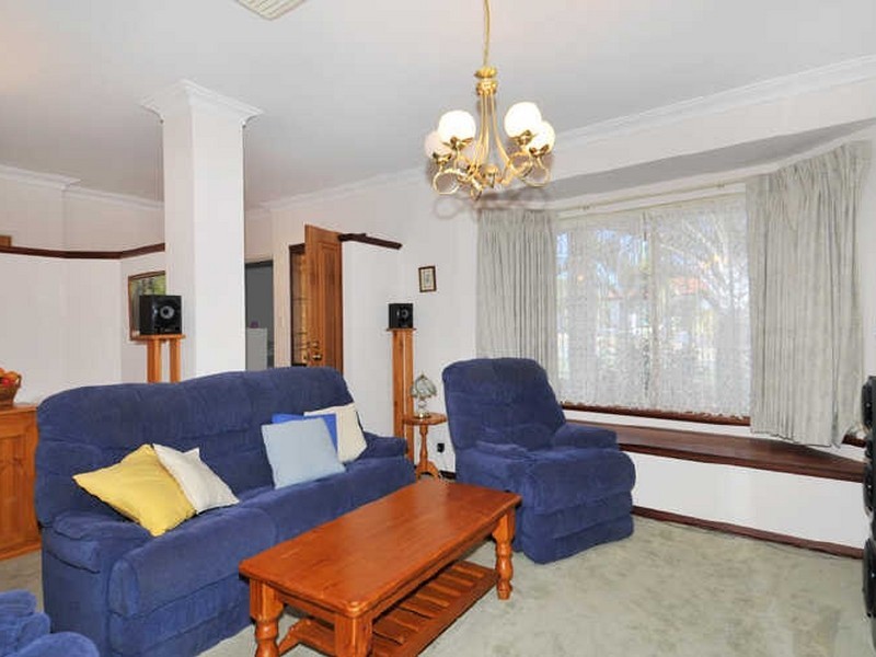 3 Spyglass Rise, Halls Head WA 6210