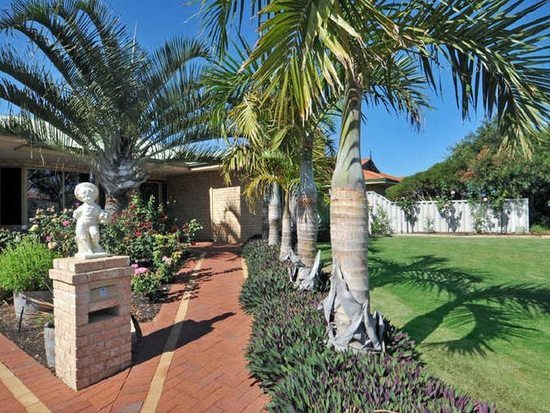 3 Spyglass Rise, Halls Head WA 6210