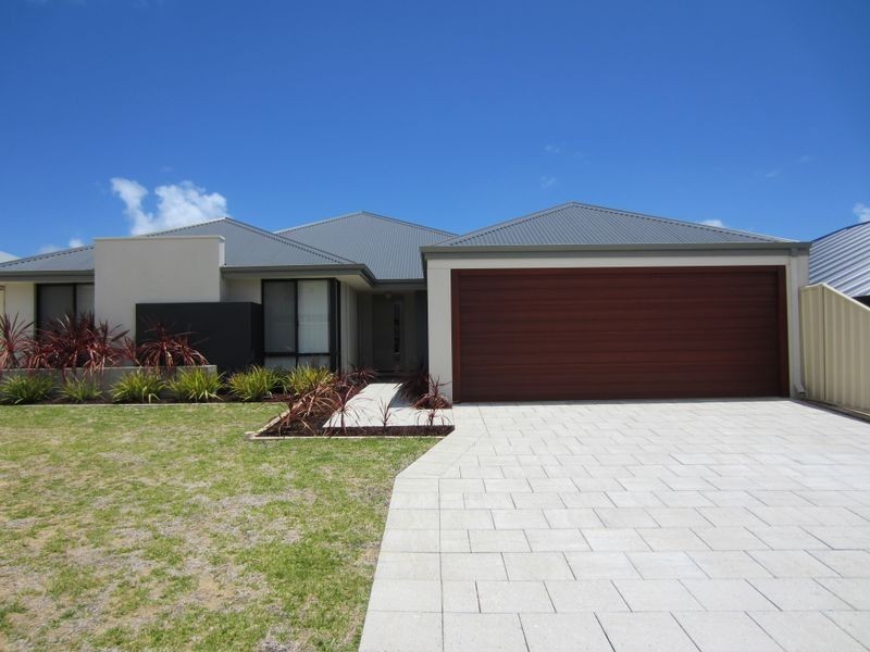 15 Lismore Ridge, Lakelands WA 6180