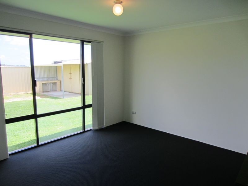 15 Lismore Ridge, Lakelands WA 6180