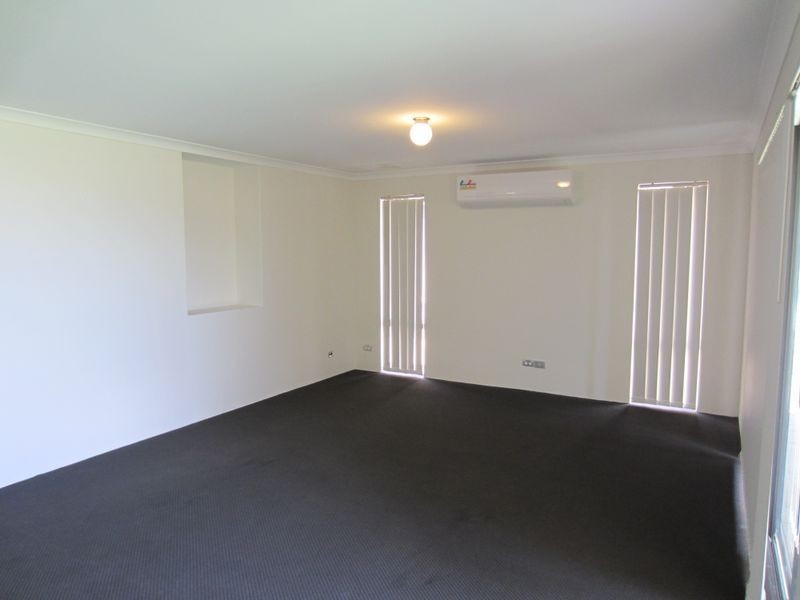 15 Lismore Ridge, Lakelands WA 6180
