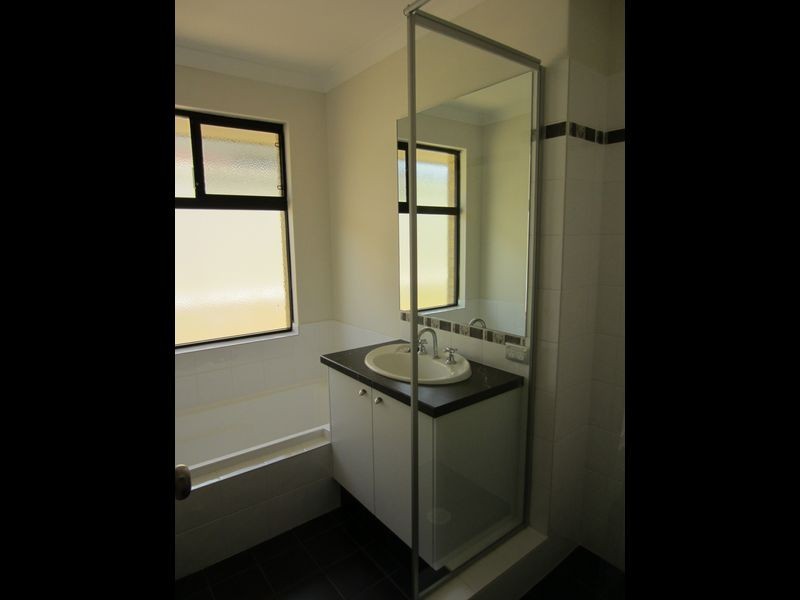 15 Lismore Ridge, Lakelands WA 6180