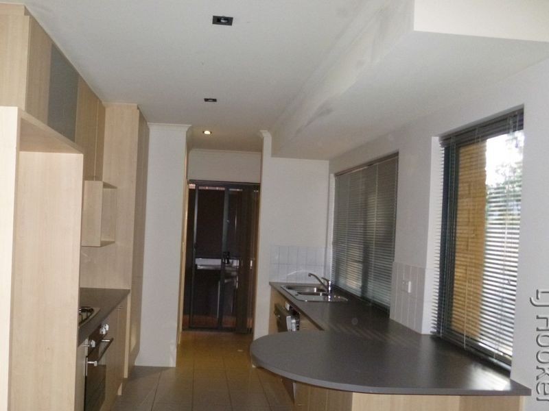 6/1 Mariners Cove Drive, Dudley Park WA 6210