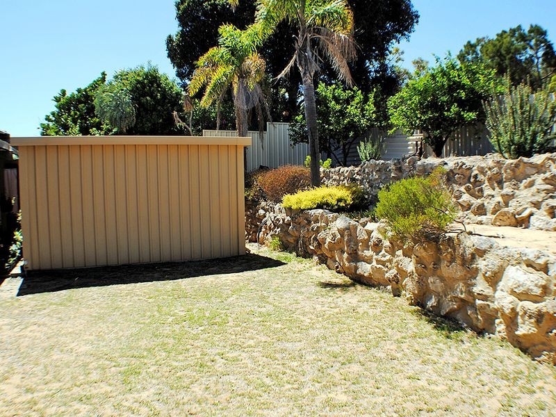 27 Portmarnock Circle, Halls Head WA 6210