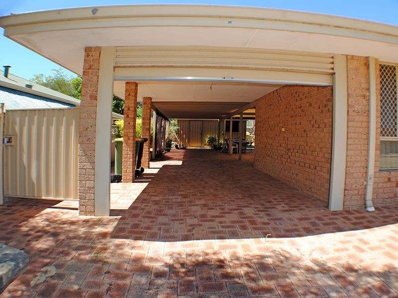 27 Portmarnock Circle, Halls Head WA 6210