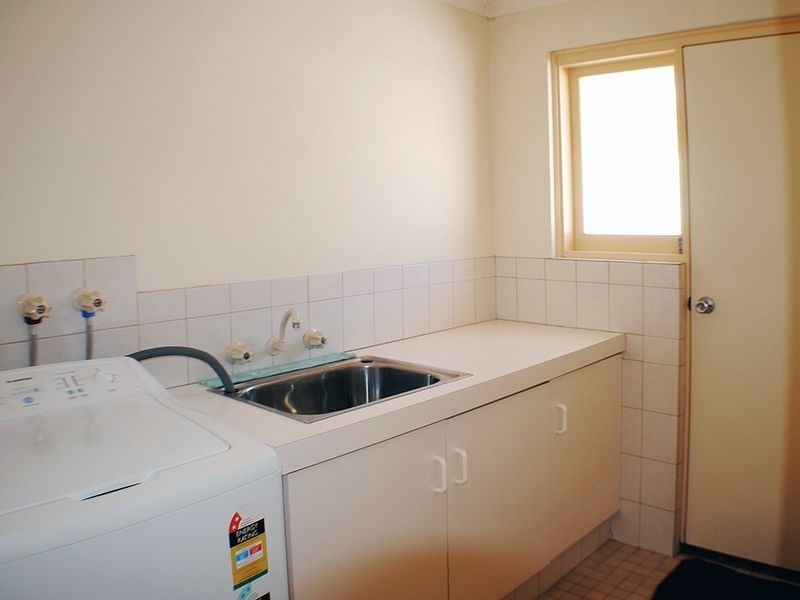 27 Portmarnock Circle, Halls Head WA 6210