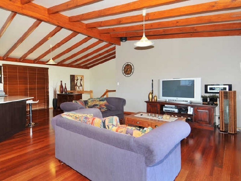 8 Marsh Place, Halls Head WA 6210