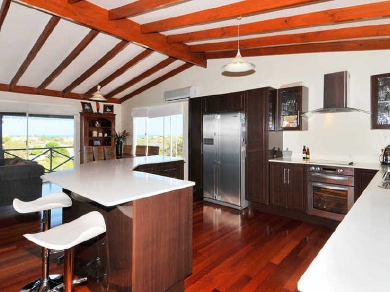 8 Marsh Place, Halls Head WA 6210