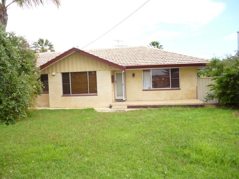 4 Leigh Street, Dudley Park WA 6210