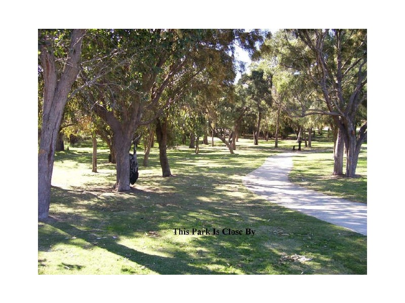 63 Carissa Turn, Halls Head WA 6210