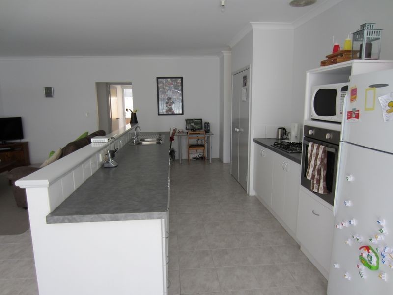 32 Tranquility Way, Halls Head WA 6210