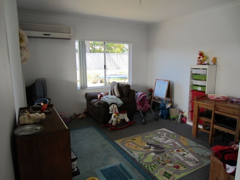 32 Tranquility Way, Halls Head WA 6210