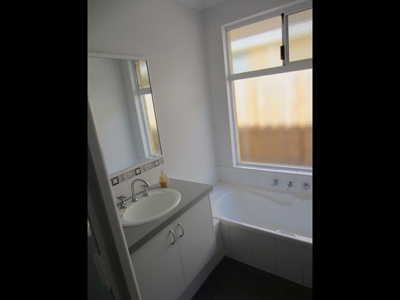 32 Tranquility Way, Halls Head WA 6210