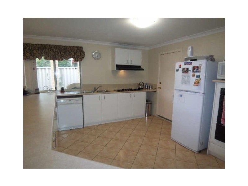 185 McLarty Rd, Halls Head WA 6210