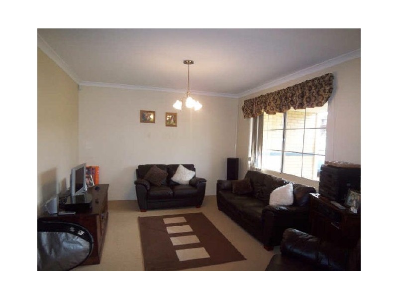 185 McLarty Rd, Halls Head WA 6210