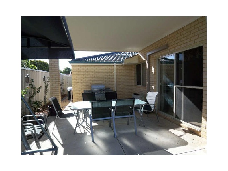 185 McLarty Rd, Halls Head WA 6210