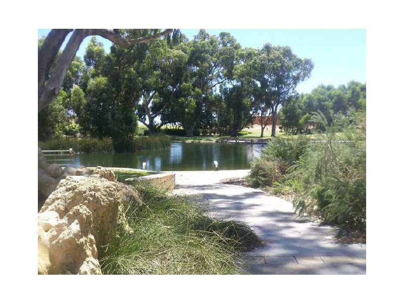 14 Nullewa Parkway, Lakelands WA 6210