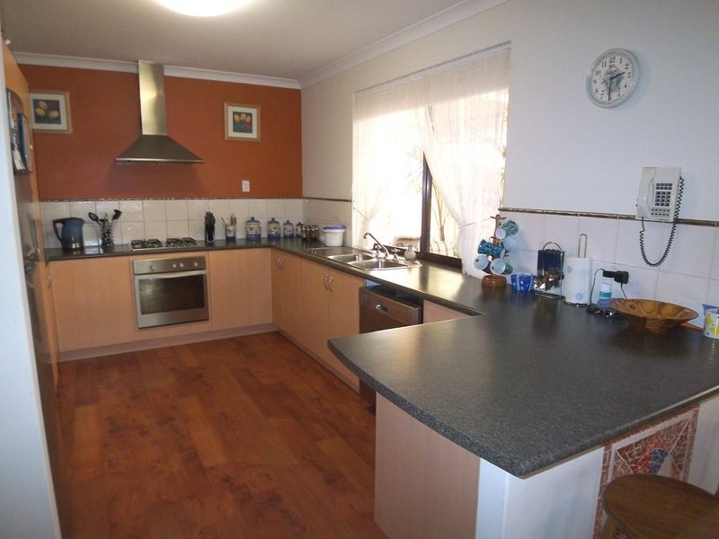 2/18 Blakeley Street, Mandurah WA 6210