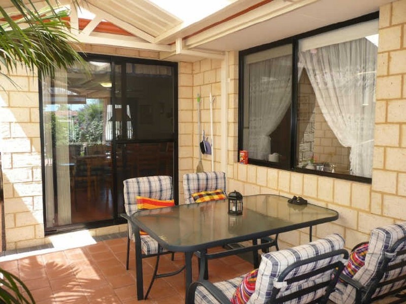 2/18 Blakeley Street, Mandurah WA 6210