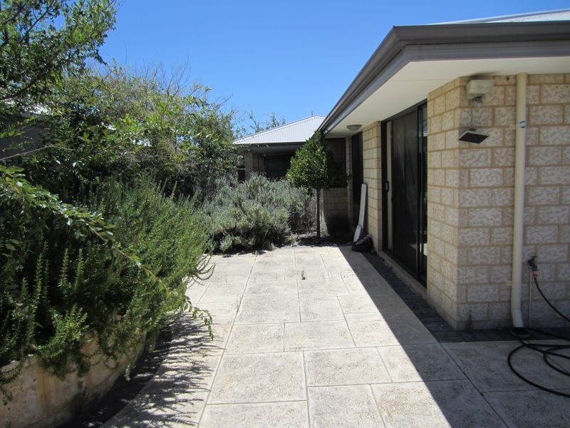 7 Dalona Parkway, Lakelands WA 6180