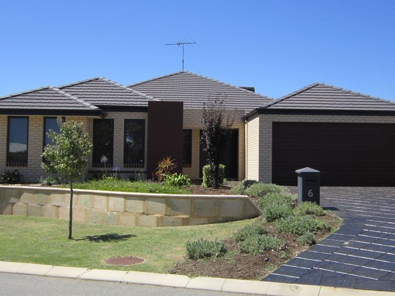 6 Santalum Circus, Halls Head WA 6210