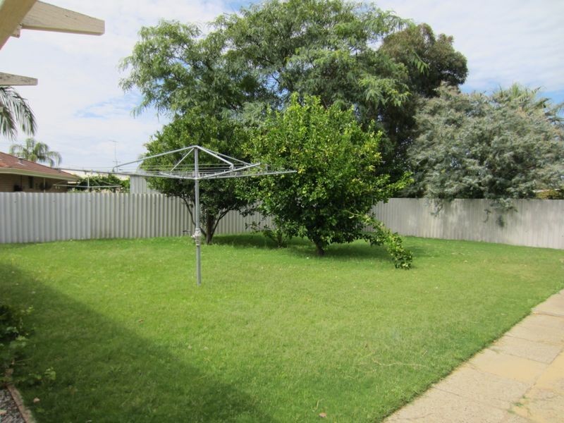 14 Zambesi Drive, Greenfields WA 6210