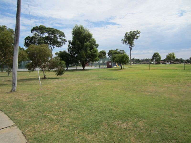 14 Zambesi Drive, Greenfields WA 6210