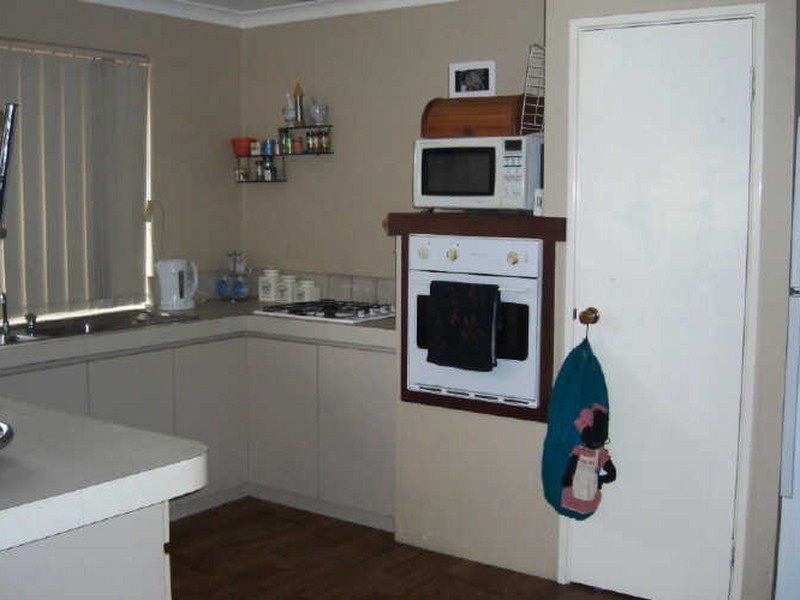 1 Kedron Place, Greenfields WA 6210