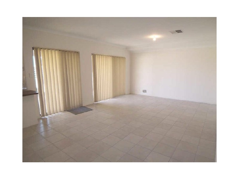 2/32 Churchill Avenue, Dudley Park WA 6210