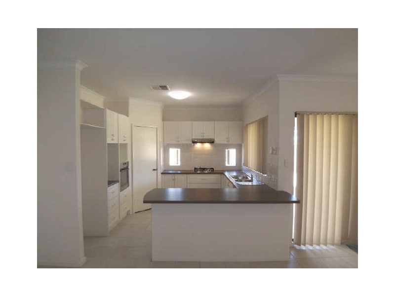 2/32 Churchill Avenue, Dudley Park WA 6210