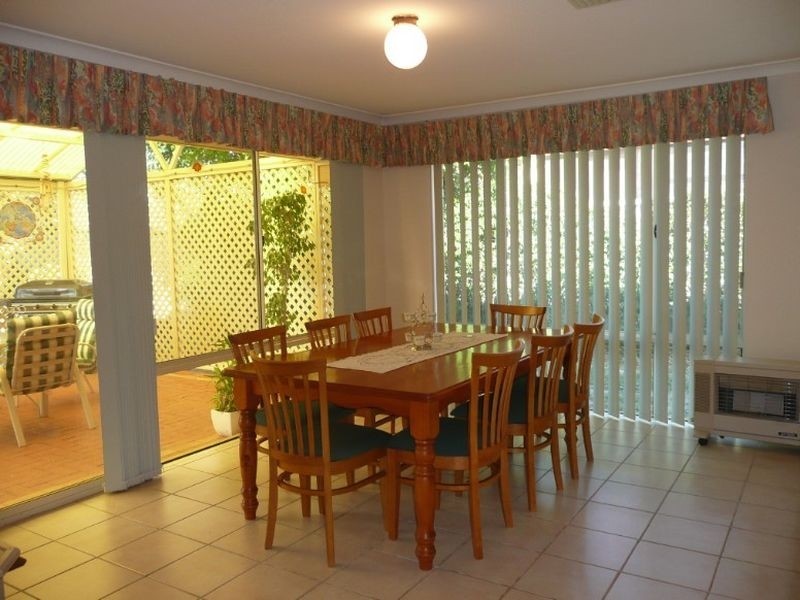 86 Templetonia Promenade, Halls Head WA 6210