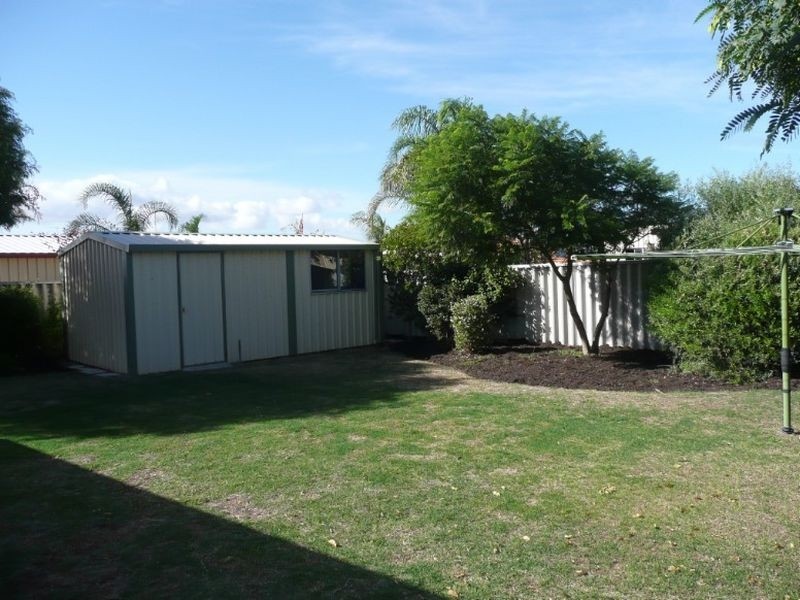 86 Templetonia Promenade, Halls Head WA 6210
