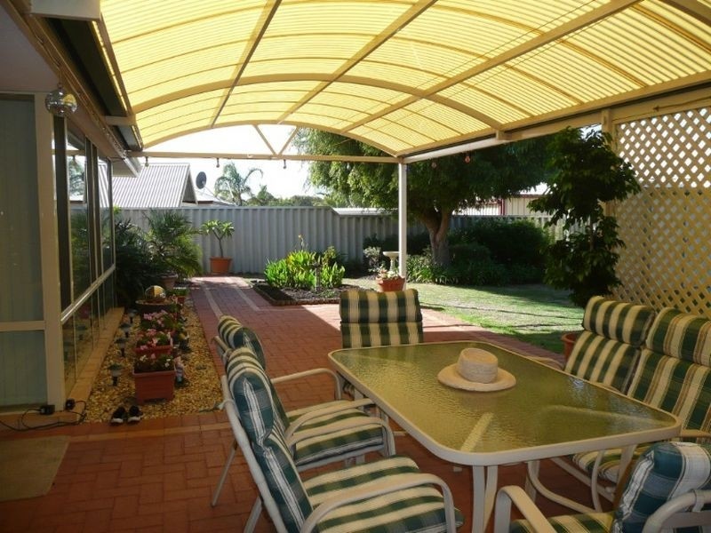 86 Templetonia Promenade, Halls Head WA 6210