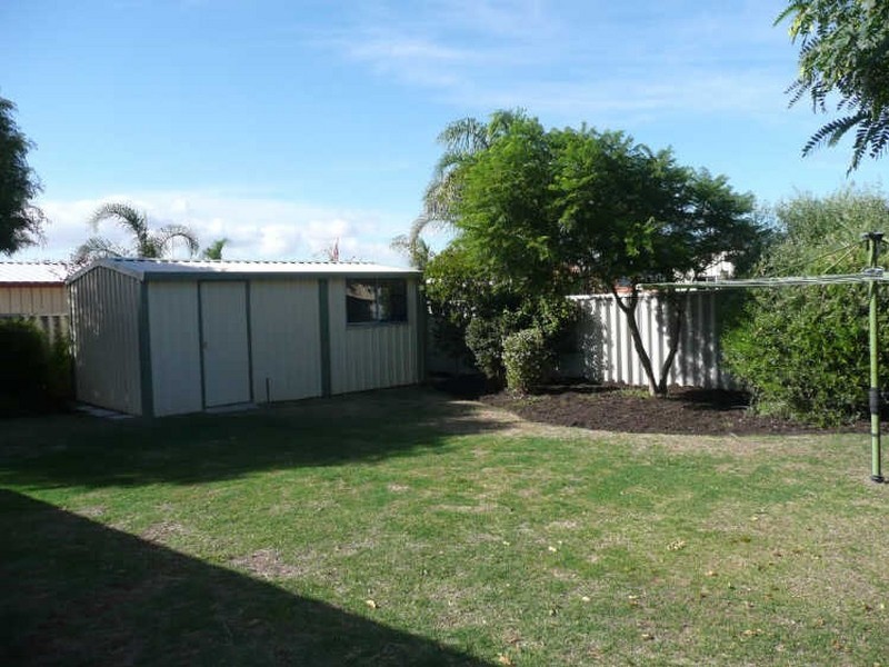 86 Templetonia Promenade, Halls Head WA 6210