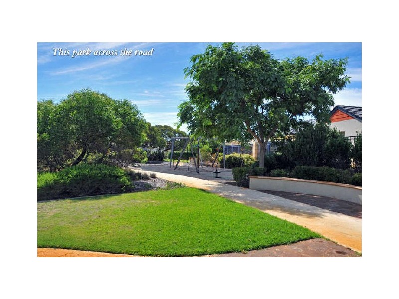 8 Gardenia Approach, Halls Head WA 6210