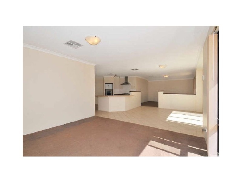 8 Gardenia Approach, Halls Head WA 6210