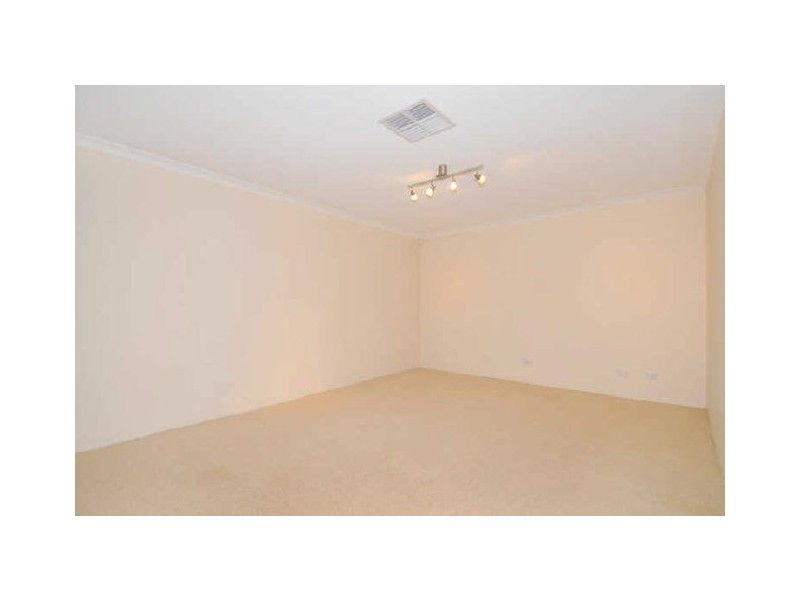 8 Gardenia Approach, Halls Head WA 6210