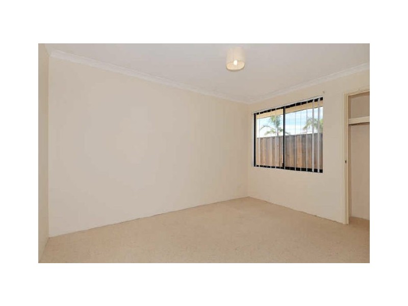 8 Gardenia Approach, Halls Head WA 6210