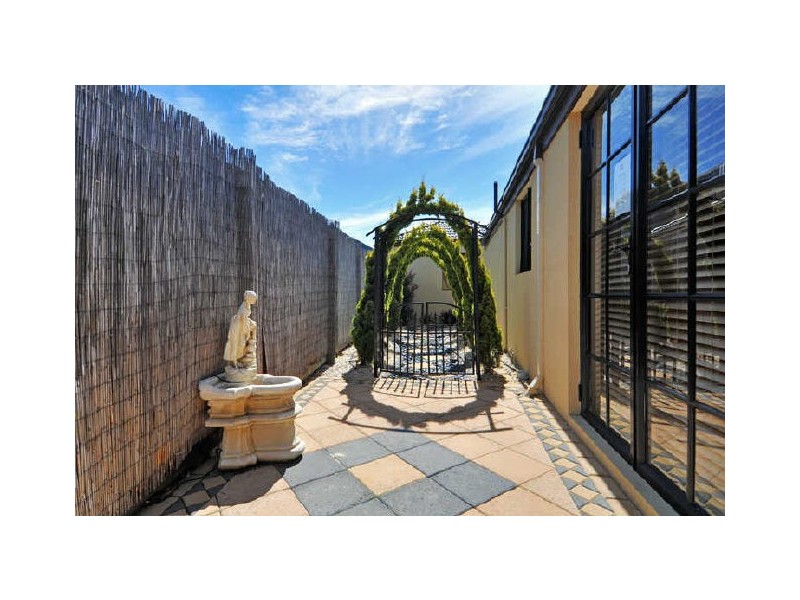 8 Gardenia Approach, Halls Head WA 6210