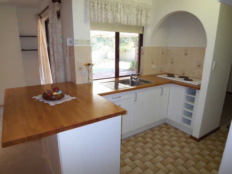 37 Glencoe Parade, Halls Head WA 6210