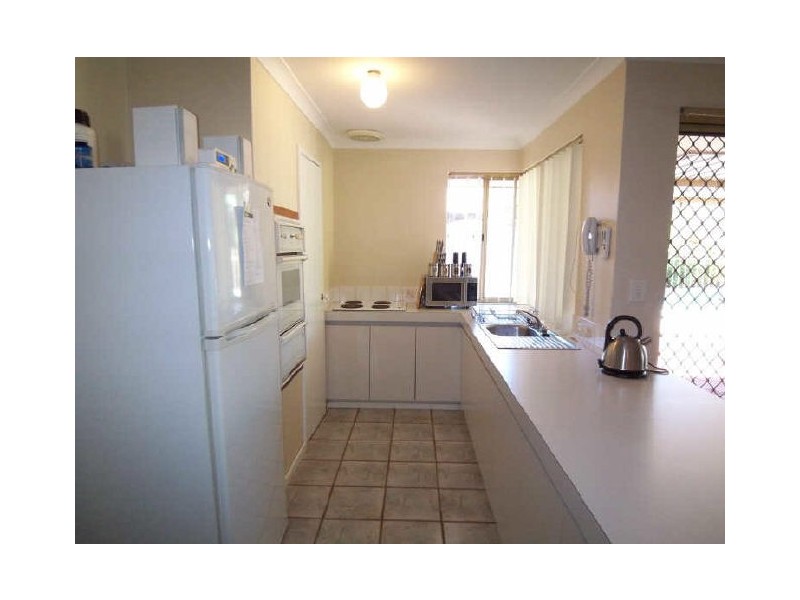 2 Durras Place, Dudley Park WA 6210