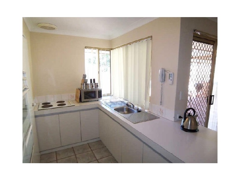 2 Durras Place, Dudley Park WA 6210