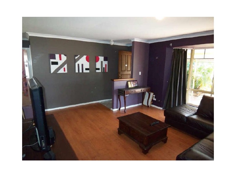 2 Durras Place, Dudley Park WA 6210