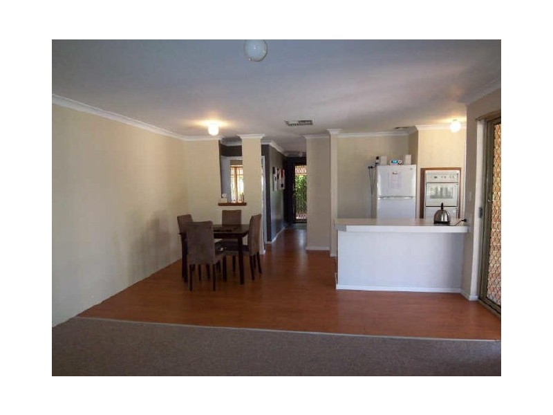 2 Durras Place, Dudley Park WA 6210